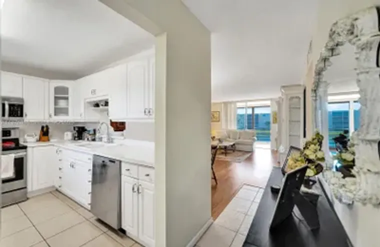 324 SE 10TH ST 208, DANIA BEACH, FL, 330..., Dania Beach, FL 33004