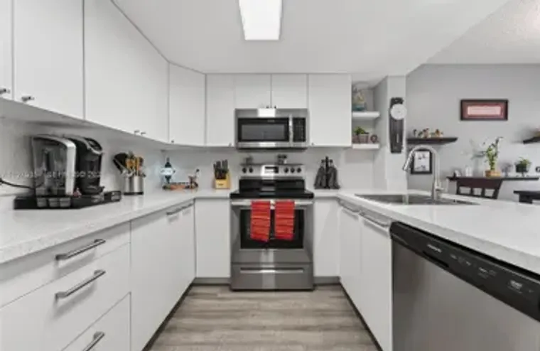 12750 SW 4TH CT 314J, PEMBROKE PINES, FL..., Pembroke Pines, FL 33027