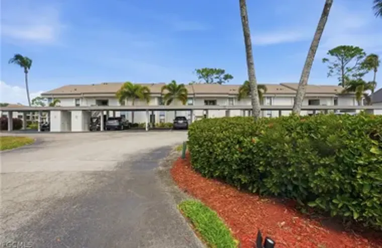 5765 TRAILWINDS DR 111, FORT MYERS, FL, ..., Fort Myers, FL 33907