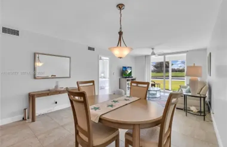 9320 S HOLLYBROOK LAKE DR 108, PEMBROKE ..., Pembroke Pines, FL 33025