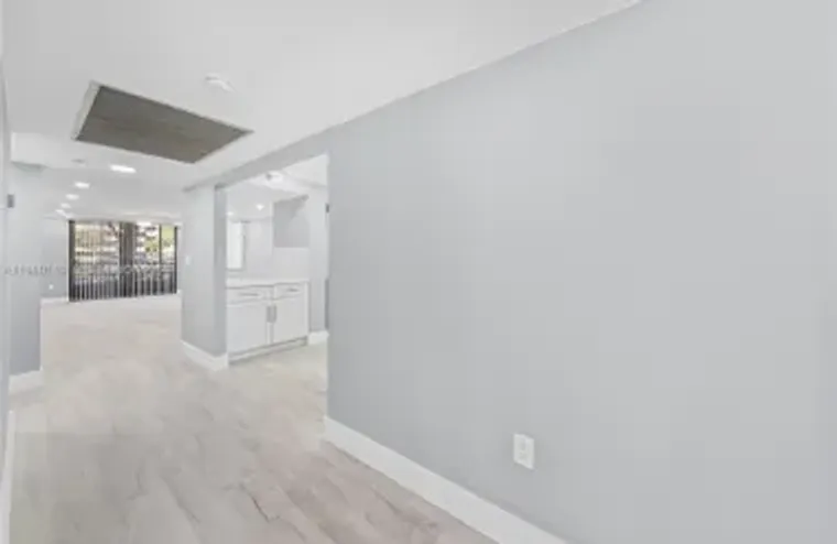 1001 COLONY POINT CIR 114, PEMBROKE PINE..., Pembroke Pines, FL 33026