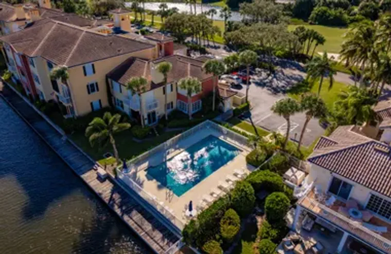 5520 N HARBOR VILLAGE DR 203, VERO BEACH..., Vero Beach, FL 32967