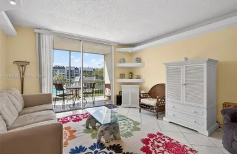 6600 ROYAL PALM BLVD 207B, MARGATE, FL, ..., Margate, FL 33063