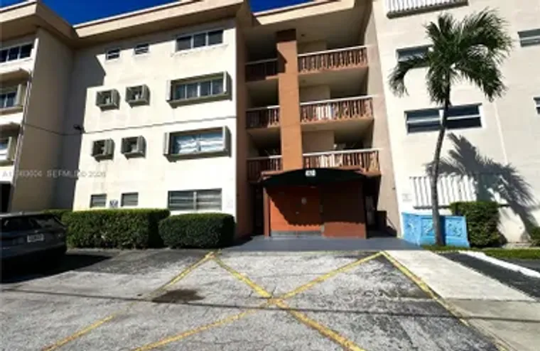 410 SE 2ND ST 102, HALLANDALE BEACH, FL,..., Hallandale Beach, FL 33009