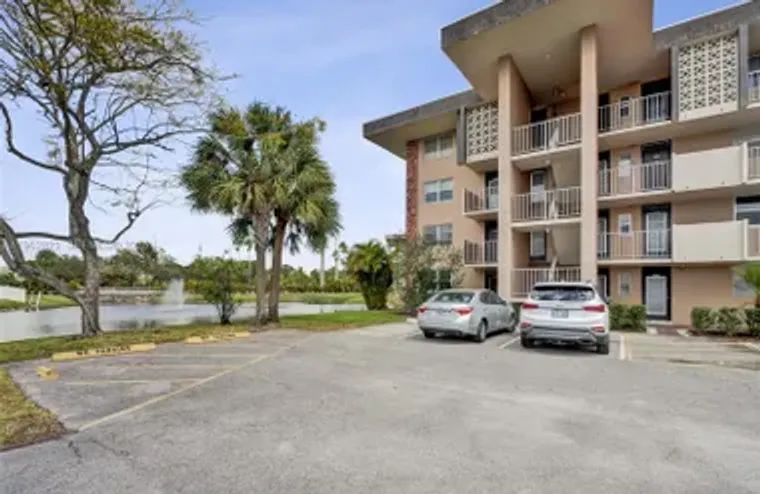 3051 NW 46TH AVE 101, LAUDERDALE LAKES, ..., Lauderdale Lakes, FL 33313