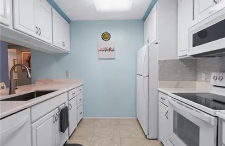 1 PLANTATION DR 203, VERO BEACH, FL, 329..., Vero Beach, FL 32966