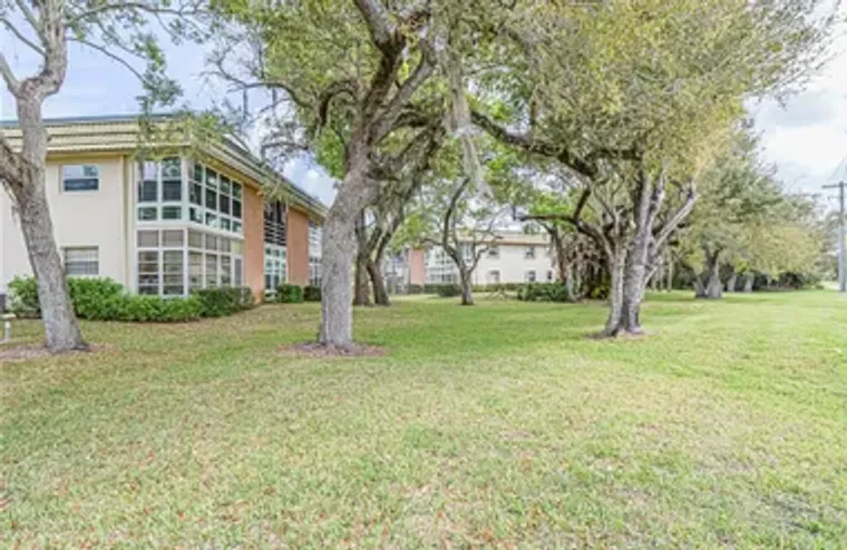 6 VISTA GARDENS TRL 205, VERO BEACH, FL,..., Vero Beach, FL 32962