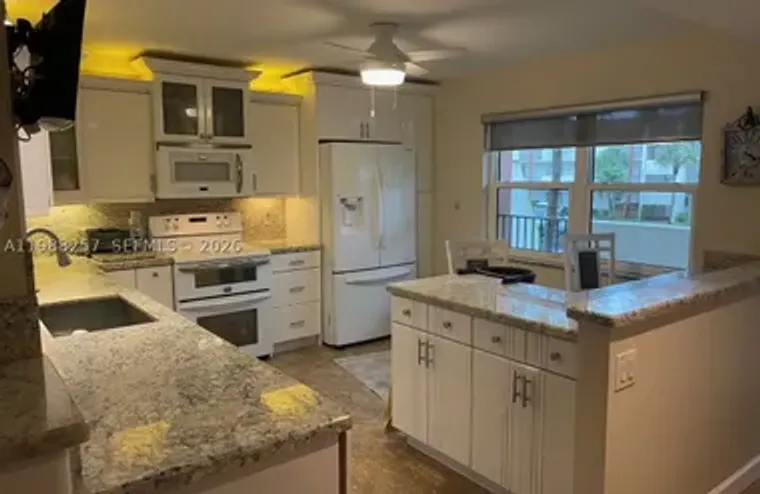281 S HOLLYBROOK DR 50-205, PEMBROKE PIN..., Pembroke Pines, FL 33025
