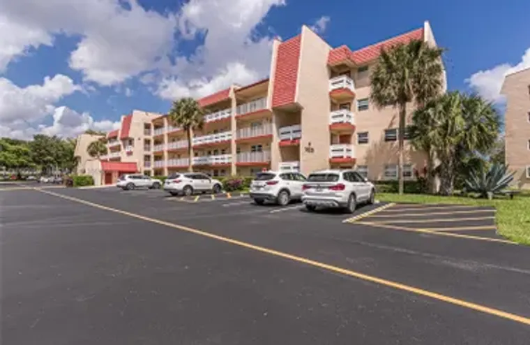 1020 COUNTRY CLUB DR 305, MARGATE, FL, 3..., Margate, FL 33063