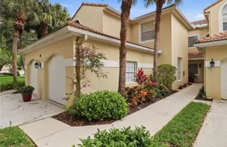88 SILVER OAKS CIR 4-101, NAPLES, FL, 34..., Naples, FL 34119