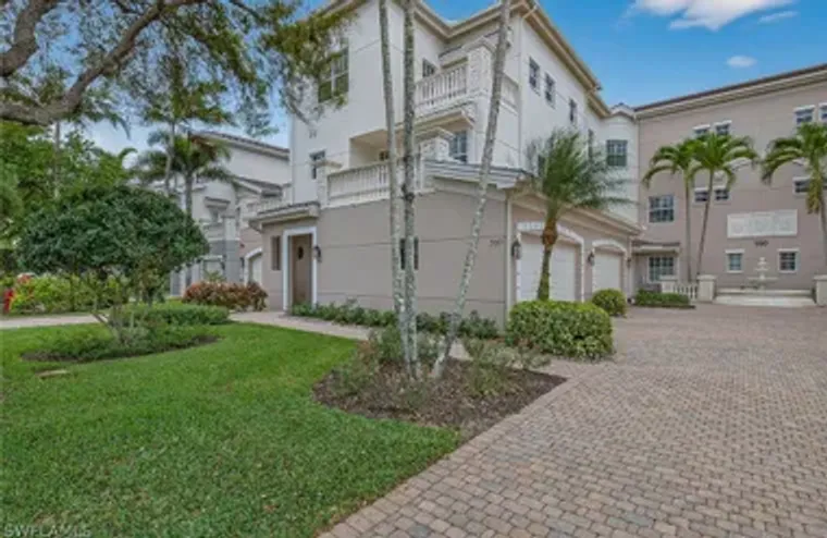 580 AVELLINO ISLES CIR 201, NAPLES, FL, ..., Naples, FL 34119