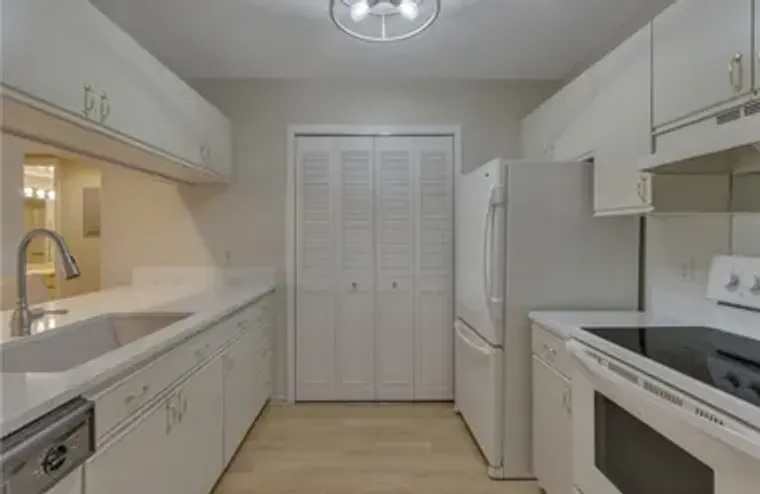 31 PLANTATION DR 206, VERO BEACH, FL, 32..., Vero Beach, FL 32966