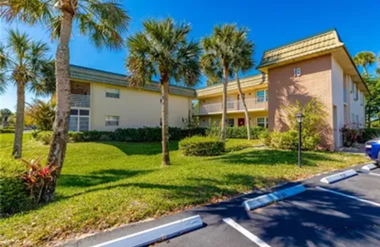 18 VISTA GARDENS TRL 205, VERO BEACH, FL..., Vero Beach, FL 32962