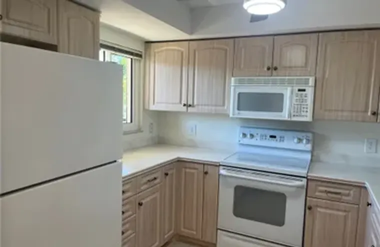 7402 LAKE BREEZE DR 202, FORT MYERS, FL,..., Fort Myers, FL 33907