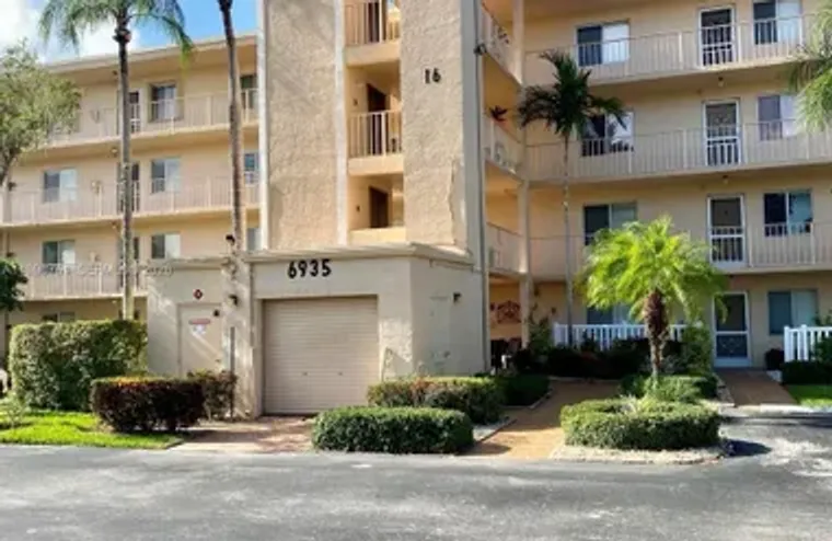 6935 HUNTINGTON LN 108, DELRAY BEACH, FL..., Delray Beach, FL 33446