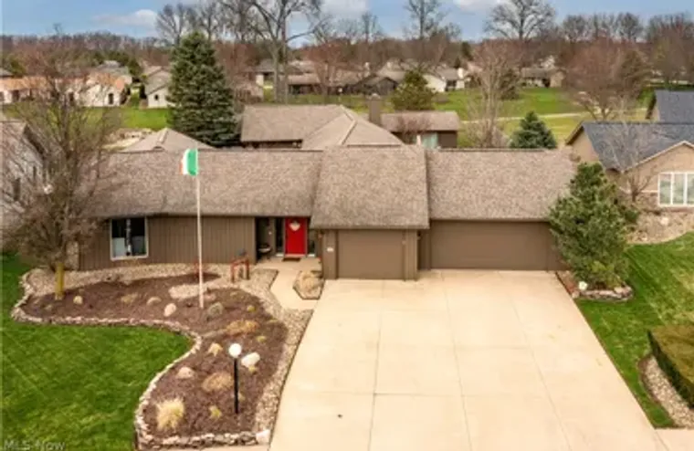 33017 HIDDEN HOLLOW CT, NORTH RIDGEVILLE..., North Ridgeville, OH 44039