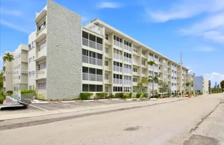 330 SE 2ND ST 101G, HALLANDALE BEACH, FL..., Hallandale Beach, FL 33009