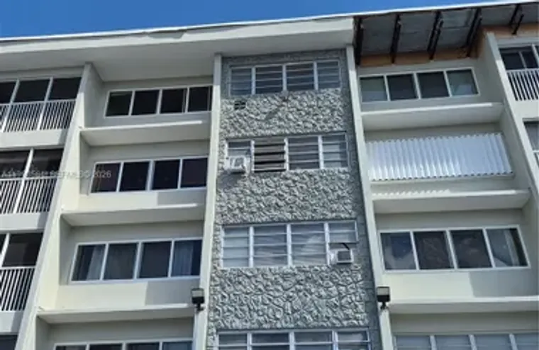 330 SE 2ND ST 202E, HALLANDALE BEACH, FL..., Hallandale Beach, FL 33009