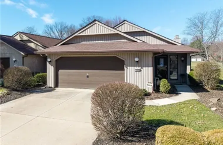 10806 MEADOW TRL, STRONGSVILLE, OH, 4414..., Strongsville, OH 44149