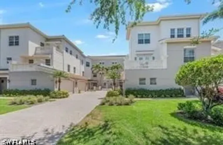 554 AVELLINO ISLES CIR 101, NAPLES, FL, ..., Naples, FL 34119