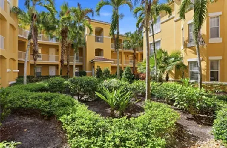 5045 FAIRWAYS CIR D105, VERO BEACH, FL, ..., Vero Beach, FL 32967