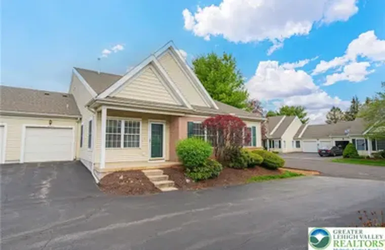 4706 HORSESHOE TRL, LOWER MACUNGIE TWP, ..., Lower Macungie Twp, PA 18062