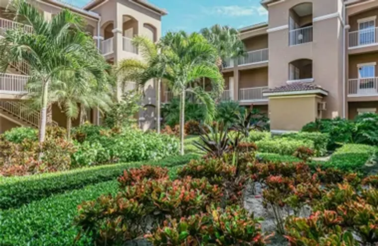 5025 FAIRWAYS CIR B209, VERO BEACH, FL, ..., Vero Beach, FL 32967