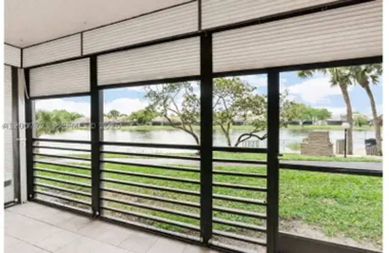 1101 COLONY POINT CIR 101, PEMBROKE PINE..., Pembroke Pines, FL 33026