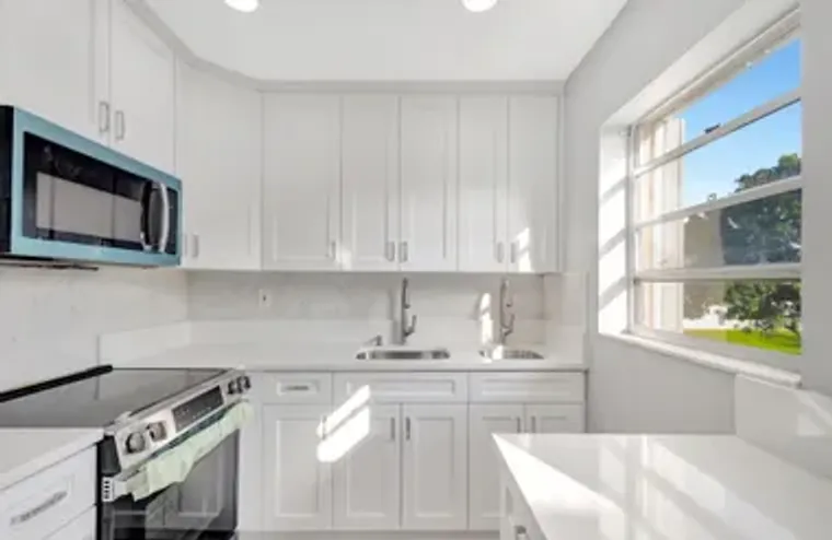 121 BEDFORD E, WEST PALM BEACH, FL, 3341..., West Palm Beach, FL 33417