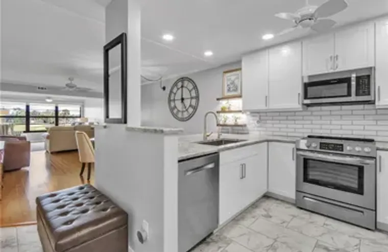 24 PLANTATION DR 205, VERO BEACH, FL, 32..., Vero Beach, FL 32966