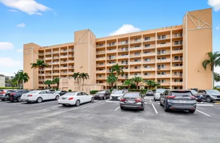 6866 HUNTINGTON LN 707, DELRAY BEACH, FL..., Delray Beach, FL 33446