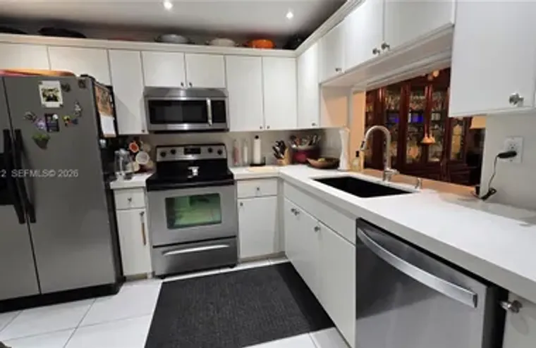 1101 COLONY POINT CIR 218, PEMBROKE PINE..., Pembroke Pines, FL 33026