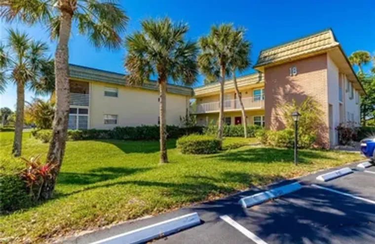 18 VISTA GARDENS TRL 104, VERO BEACH, FL..., Vero Beach, FL 32962