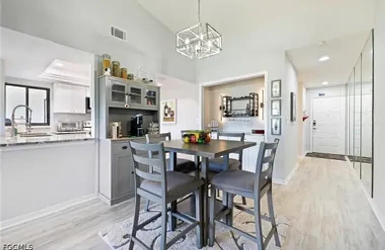 5805 TRAILWINDS DR 326, FORT MYERS, FL, ..., Fort Myers, FL 33907