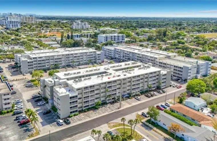 330 SE 2ND ST 305E, HALLANDALE BEACH, FL..., Hallandale Beach, FL 33009
