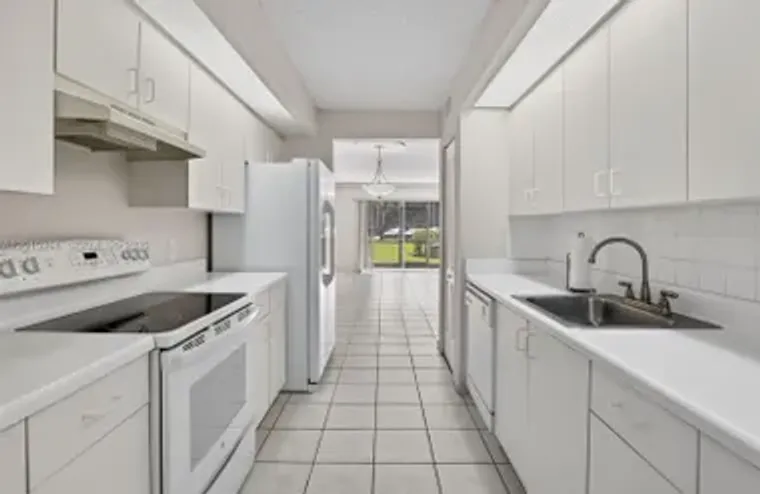 700 SW 137TH AVE 110H, PEMBROKE PINES, F..., Pembroke Pines, FL 33027