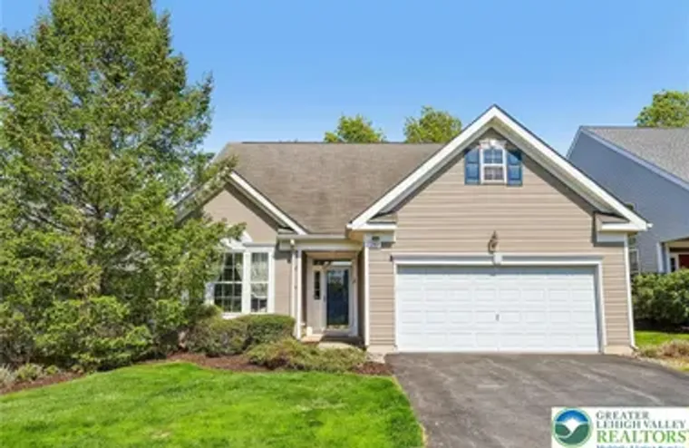2141 FOUR SEASONS BLVD, LOWER MACUNGIE T..., Lower Macungie Twp, PA 18062