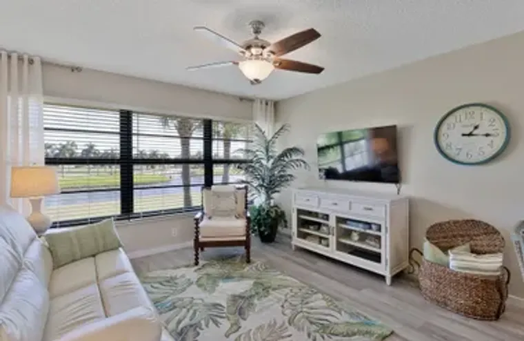 1 PLANTATION DR 202, VERO BEACH, FL, 329..., Vero Beach, FL 32966