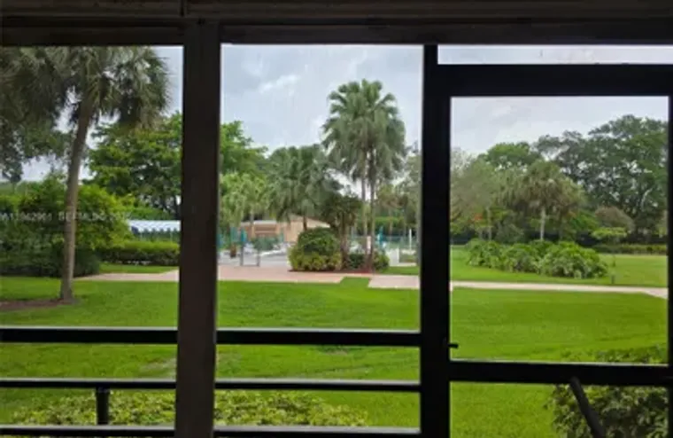 900 SAINT CHARLES PL L6, PEMBROKE PINES,..., Pembroke Pines, FL 33026
