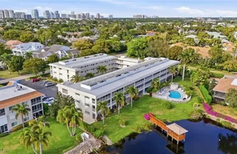 3150 BINNACLE DR 115, NAPLES, FL, 34103, Naples, FL 34103