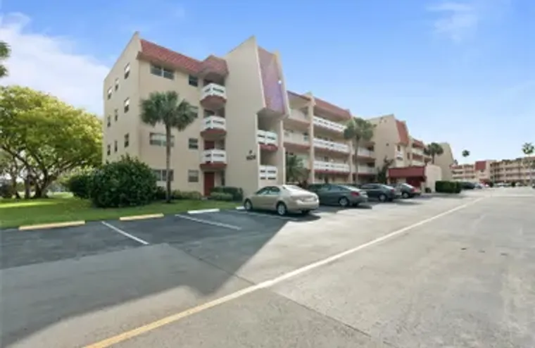 1020 COUNTRY CLUB DR APT 206, MARGATE, F..., Margate, FL 33063