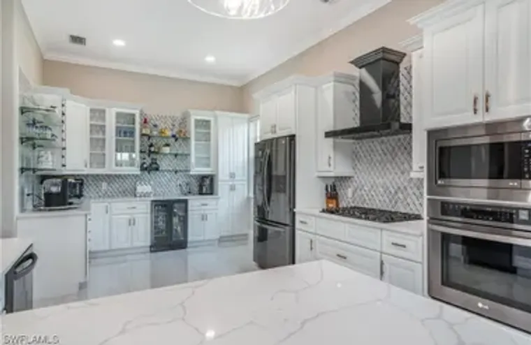 3123 AVIAMAR CIR 201, NAPLES, FL, 34114, Naples, FL 34114