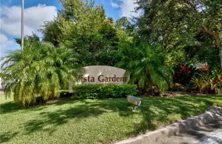 40 VISTA GARDENS TRL 101, VERO BEACH, FL..., Vero Beach, FL 32962