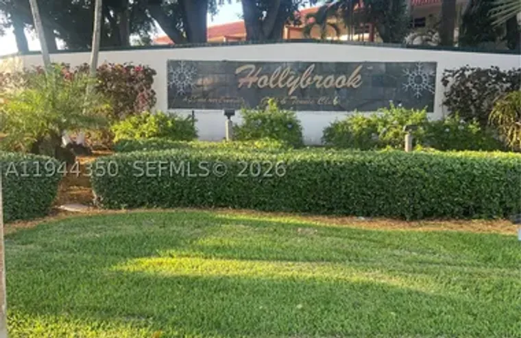 8900 WASHINGTON BLVD 402, PEMBROKE PINES..., Pembroke Pines, FL 33025