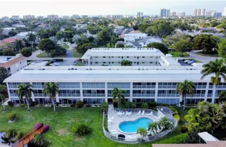 3150 BINNACLE DR 210, NAPLES, FL, 34103, Naples, FL 34103