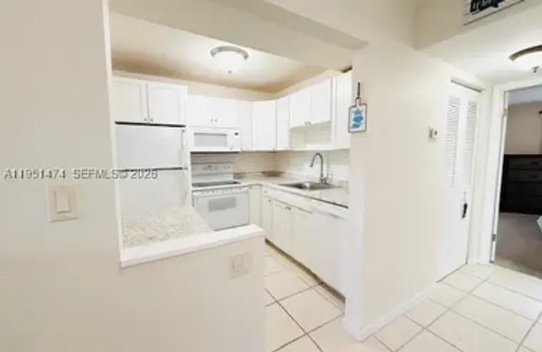 3061 NW 47TH TER 228B, LAUDERDALE LAKES,..., Lauderdale Lakes, FL 33313