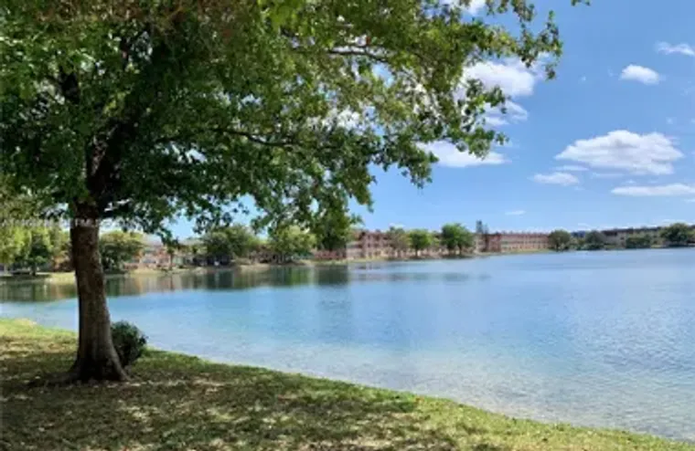 270 NE 191ST ST 105, MIAMI, FL, 33179, Miami, FL 33179