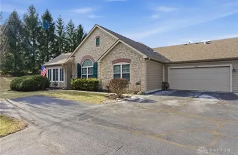 2407 LOCUST HILL BLVD, BEAVERCREEK, OH, ..., Beavercreek, OH 45431