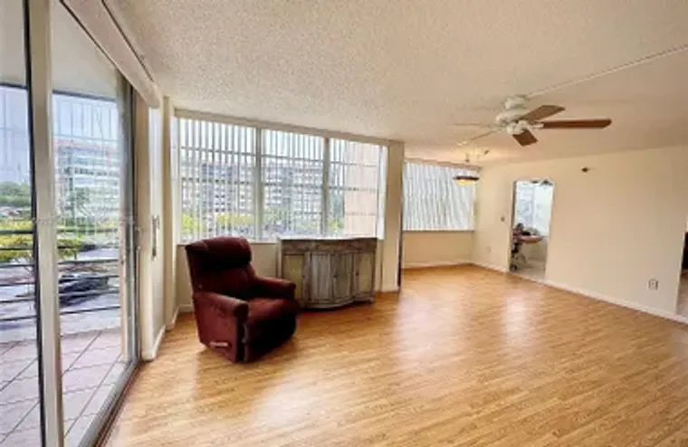 1100 SAINT CHARLES PL 411, PEMBROKE PINE..., Pembroke Pines, FL 33026