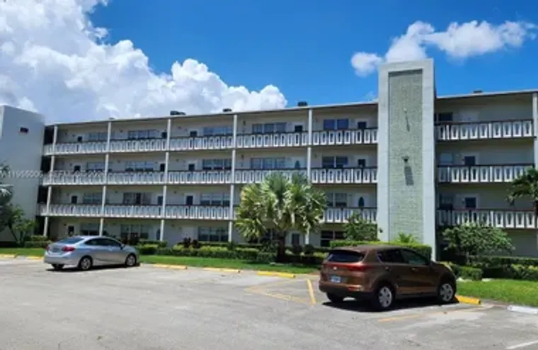 339 SOUTHAMPTON B 339, WEST PALM BEACH, ..., West Palm Beach, FL 33417